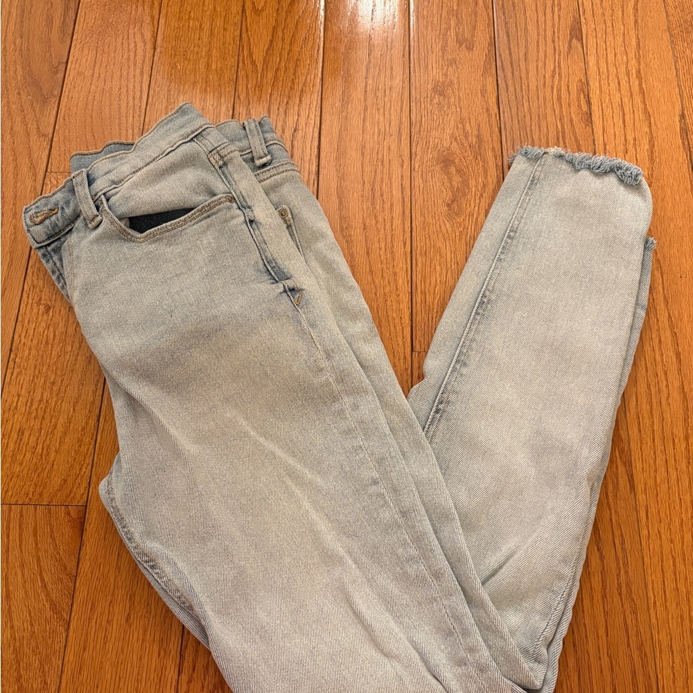 Kensie Light Gray Ankle Jeans